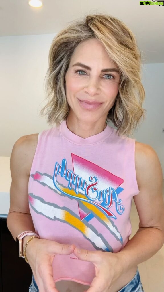 Jillian Michaels Instagram - HAPPY NATIONAL WOMEN’S HEALTH AND FITNESS DAY! Start your fitness journey with the JM Air 4 Smartwatch today! 💕 The reviews are in from @jillianmichaels herself! 💪🏼 Are you ready? Comment below!