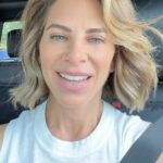 Jillian Michaels Instagram - I’m getting better at this windshield light thing with a lil help from @deshannamarie 😂 Got a question about whether or not it’s ok to workout in the morning before eating anything - full answer in the vid! Short answer: just listen to your body and you’ll be ok. If it’s not bothering you and you’re able to get through your workout, then you’re fine. 💪