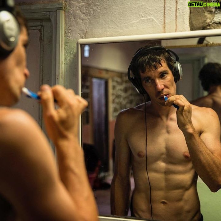 Jimmy Chin Instagram - Apparently listening to the Batman soundtrack, having good dental hygiene and a solid core regimen can really up your game. @alexhonnold always upping his game... A behind the scenes moment from the production of Free Solo. Shot on assignment for @NatGeo.