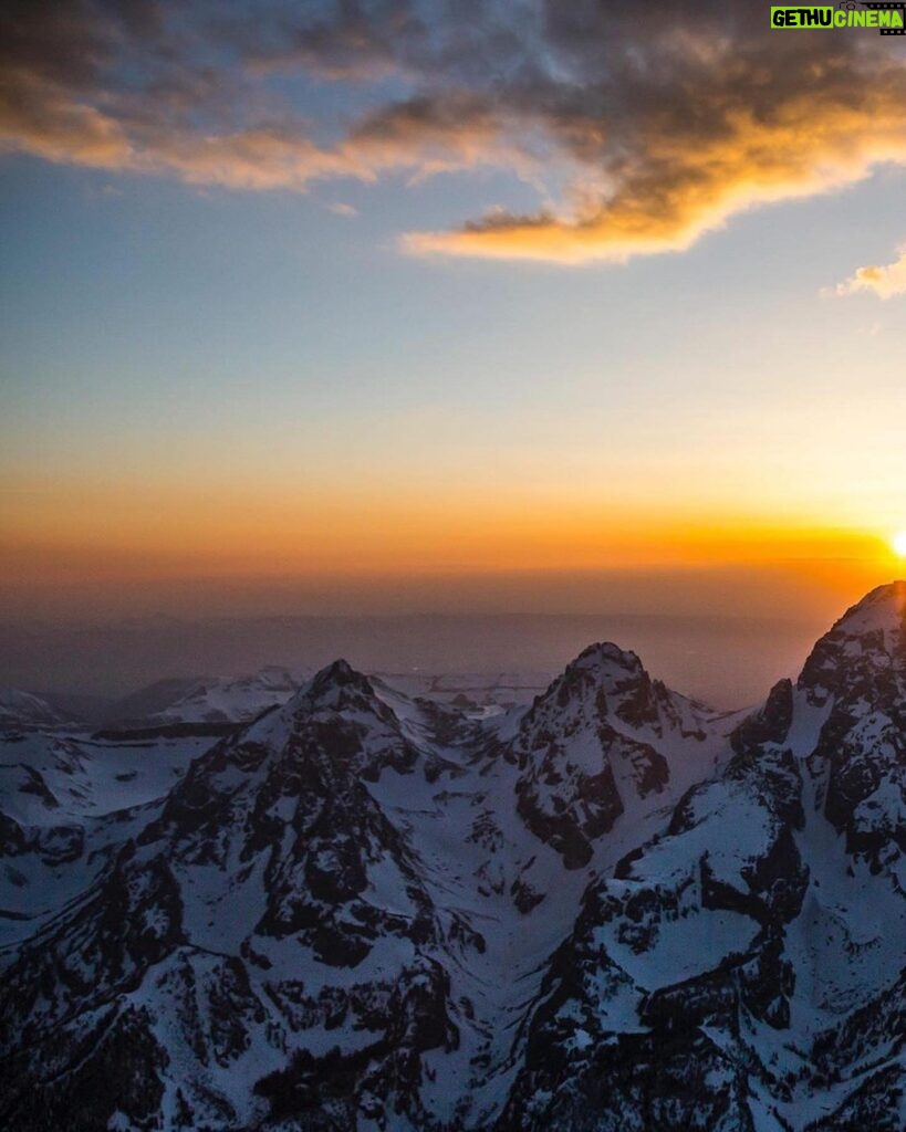 Jimmy Chin Instagram - A place I’ve called home for the last 20 years. And it just keeps getting better… The Tetons, Wyoming. Prints available at link in bio.