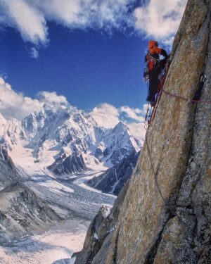 Jimmy Chin Instagram - 20 years later and I'm still dreaming the same dreams...

Chasing first ascents in the Karakoram, Pakistan.

📷 @dougworkman and @brady_robinson

@thenorthface