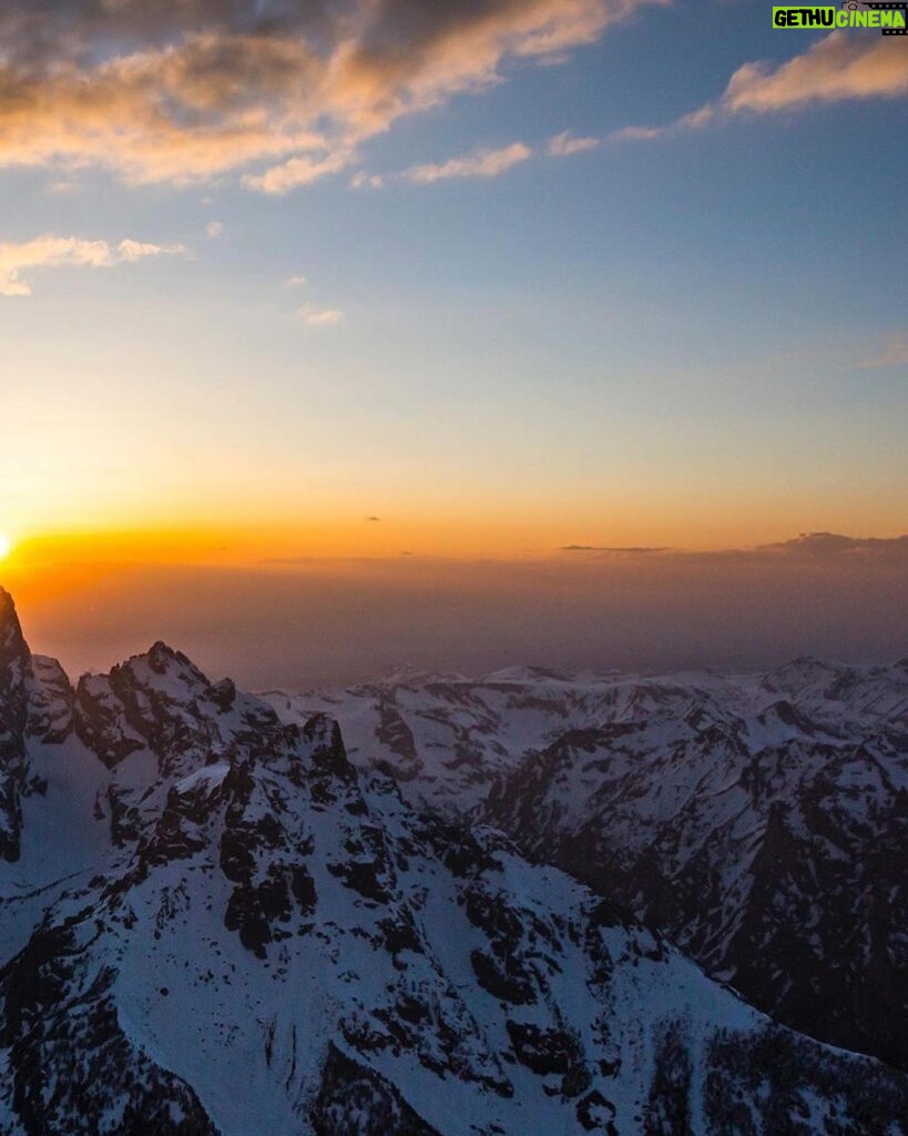 Jimmy Chin Instagram - A place I’ve called home for the last 20 years. And it just keeps getting better… The Tetons, Wyoming. Prints available at link in bio.