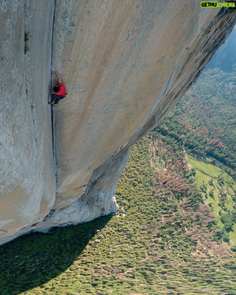 Jimmy Chin Instagram - @alexhonnold composed and casual, free soloing 2,000 feet above the deck on the Enduro Pitch of Freerider. Full extension with mere finger tips in contact with the granite, feet smeared on nothing. Alex's process to prepare for his dream of free soloing El Cap was an incredible, sometimes-stressful journey to witness. But it was unquestionably mind-bending to watch.