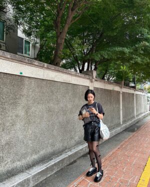 Jin Ji-hee Instagram - 🎀🎵🖤🩶