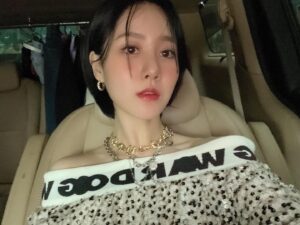 Jin Ji-hee Instagram - 이번주 토/일 밤9시50분
#완벽한결혼의정석
본방사수-!!해주실거죠💗🫶🏻