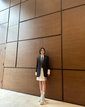 Jin Ji-hee Instagram - #완벽한결혼의정석 #제작발표회
#한유라
이번주 토요일 밤 9시 50분
#MBN x #NETFLIX
첫방송!! 많이 기대해주세요🤍