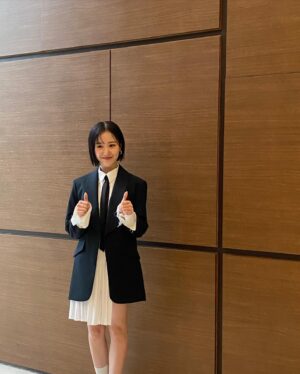Jin Ji-hee Instagram - #완벽한결혼의정석 #제작발표회
#한유라
이번주 토요일 밤 9시 50분
#MBN x #NETFLIX
첫방송!! 많이 기대해주세요🤍