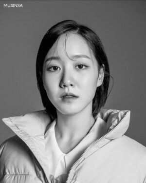Jin Ji-hee Instagram - #아우터의기준이되다
#무신사스탠다드스포츠