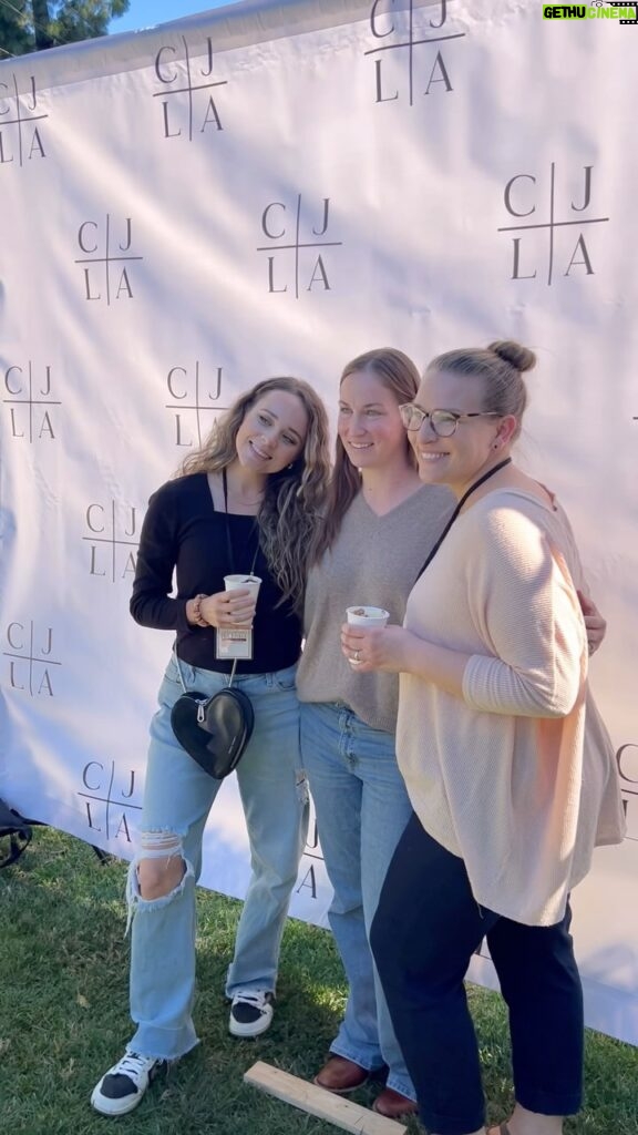 Jinger Vuolo Instagram - What a fun morning shopping the @carlyjeanlosangeles sale with my gal friends! 🛍️ The CJLA team sure knows how to throw a party!! It’s a vibe with all the gourmet coffee and cookies your heart could desire. Can’t wait to show you all the fun outfits I got today! 🤗 #shopping #cjla #losangelesclothingbrand #fashion #style #coffee #clothingsale #tentsale #letsgo #carlyjeanlosangeles