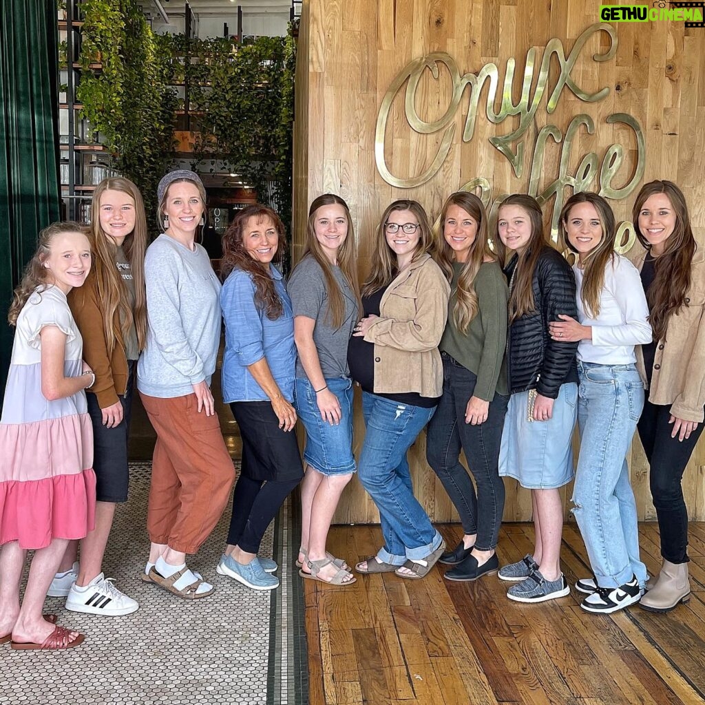 Jinger Vuolo Instagram - The girls 🥰 • • I went back to Arkansas to see my family. It was so special to be able to spend quality time with my mom and sisters for a day. I took some video, too! Click the link in my bio for the vlog 🤗 Happy 4th of July!