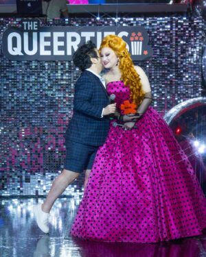 Jinkx Monsoon Instagram - We won a @queerty 🏆 Work wife, best friend, and inimitable producer   director @bendelacreme Proud of us and our @jinkxanddelaholiday show 💗 

📸 @stevenonthescene 

👗 @theladyhyde 
👩‍🦰 @wigchapel