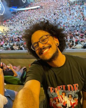 João Luiz Pedrosa Instagram - arrasta pro lado pra ouvir o meu mood no show de ontem ➡️ 

#SoyRebeldeTour @rbd_musica ❤️
