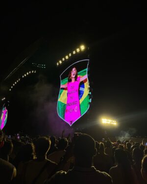 João Luiz Pedrosa Instagram - quando meu pai me levou no show do rbd em 2006 tento recordar e tudo parece um sonho até hoje. eu tenho uns flashbacks de memória por estar num êxtase absurdo.  era um momento muito bom na minha vida, da minha família e eu finalmente tinha encontrado meus amigos.. hj eu revisitei essas memórias. não tô nem acreditando. obrigado por tudo @rbd_musica 🫀| @livenationbr