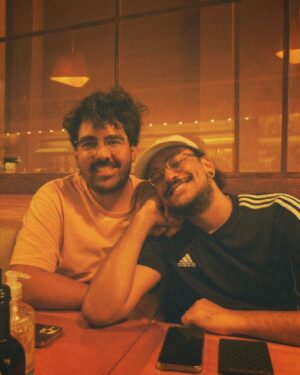 João Luiz Pedrosa Instagram - feliz novo ciclo, nova idade e novos sonhos. 
dividir cada conquista com vc torna tudo muito mais especial. te amo, feliz nova volta! 💖