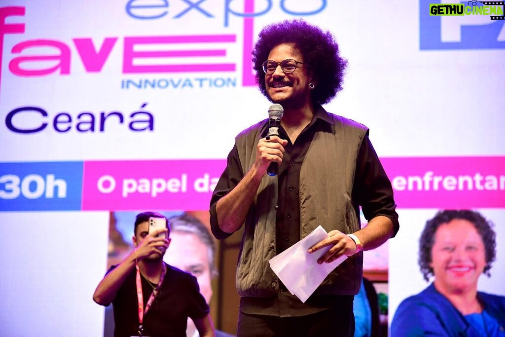 João Luiz Pedrosa Instagram - O papel da educação no enfrentamento das desigualdades Alegria em participar desse painel tão importante no @expofavelaceara ao lado de @camilosantanaoficial Ministro da Educação, @custodioalmeidaufc, Reitor da Universidade Federal do Ceará, da professora @eribernardinoo de Aracoiaba pro mundo e do professor @ivanirdossantos.rio com falas tão potentes e inspiradoras. Obrigado Ceará e Fortaleza pela receptividade de sempre! 💖 e mt obrigado @pretozeze pelo convite para fazer parte disso. 📸: @arnaldodantas_