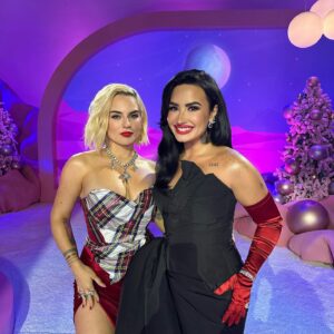 JoJo Instagram - Catch us singing “Have Yourself a Merry Little Christmas” together for the first time on roku 
🎁 A Very Demi Holiday Special 🎁