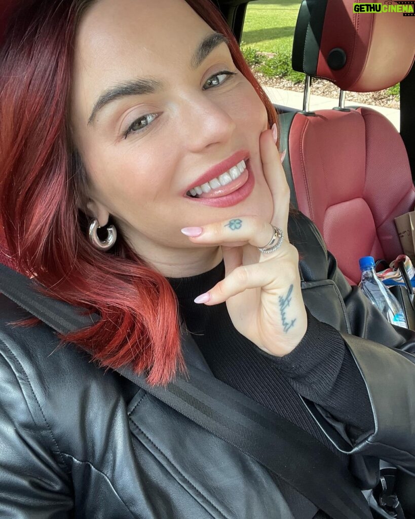 JoJo Instagram - so much to smile about 💎✨🫶🏼✨ thank you to @dr.benreyhani & everyone at @apa.aesthetic for making the process of my smile enhancement smooth and being so thoughtful every step of the way. I feel even more confident and excited for the present & future with my perfect pearly whites. If you’ve ever been interested in enhancing your smile or getting dentistry work done I 10/10 recommend the peeps at @apa.aesthetic just sayinnnnnnn