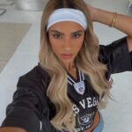 Joanna Chimonides Instagram - Denim day👖🩵 @boohoo ad