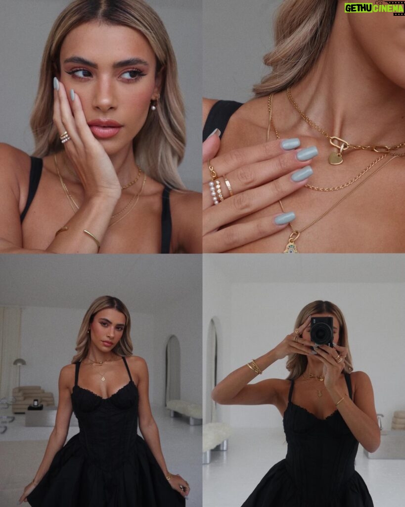 Joanna Chimonides Instagram - In my girly girl era 🎀 I express myself a lot in the jewellery that I wear so this International Women’s Day, I thought I’d show you lovely ladies how I stack up my favourite @theofficialpandora jewellery pieces that I wore in the Love Island All Stars villa ❤️🌴 #PandoraCollective AD