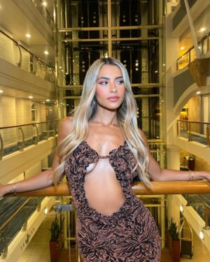 Joanna Chimonides Instagram - And that’s a wrap 📽️🎬 .. it’s been a pleasure to be a part of the first ever Love Island All Stars❤️🏝️ what a time to be aliveeeee👏🏻✨