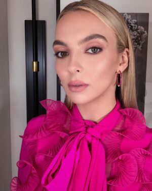 Jodie Comer Instagram - Dream team 💖 @baftala