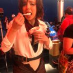 Jodie Comer Instagram - When you have to fight the bad guys but food is life. @freeguymovie IN CINEMAS NOW!!