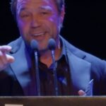 Jodie Comer Instagram - You’re going to want to watch every second of this one ... Two scouse legends grace the #BIFA2023 stage as Jodie Comer presents Stephen Graham with the Richard Harris Award for Outstanding Contribution by an actor to British Film. We’re not crying, you are 🥹❤️