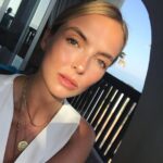 Jodie Comer Instagram - 🌻