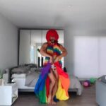 Jodie Sweetin Instagram - IT’S PRIDE Y’ALL!!! I’ve posted this vid before, but my friend @mkik808 Absolutely SMASHES this celebration! I can think of no more perfect way to start the 🎉 May you be free, May you be love of EVERY kind, and may you remember that you are a fucking gorgeous, unique and DIVINE badass who can do ANYTHING! Yep… you. I’m definitely talking to YOU. 🏳️‍🌈 or not… you’re fucking amazing… but for this month, let’s rejoice in our 🏳️‍🌈🏳️‍⚧️ community And most IMPORTANT: #pridewasariot🏳️‍🌈 #pridewasstartedbytranswomenofcolor #queerhistorymatters Love you all. And I turned comments off, cause I’m not about to let any trolls dim my MF shine ❤️❤️