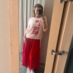 Jodie Sweetin Instagram - Thanks to all the fans at 90’s con Tampa! @thats4ent another great time was had by all! Also, I’m currently wrapped in the SOFTEST blanket I got while there… if you need me, I’ll be in my @minkycouture cloud **Last pic is a fan tattoo of How Rude! Haha! They got it done there!