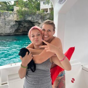 Jodie Sweetin Instagram - We had the best time at @beachesresorts with the whole family getting to relax, recharge and spend some quality time together while getting entertained the entire time! We went to go on a catamaran cruise with @islandroutes and went cave snorkeling AND cliff jumping!! One of my favorite parts was our privately prepared meal on our very own rooftop patio of our villa! They prepared us lobster tails, fresh on our rooms BBQ! It was a really cool experience. And delicious. 🤤 We can’t wait to go back! #BeachesNegril #GenerationEveryone #wonderthisway