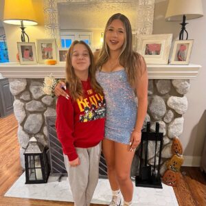 Jodie Sweetin Instagram - Happy 89th Bday to my dad!! ❤️❤️ And Zo was off to HoCo last night, with Bea giving a send-off!