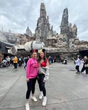 Jodie Sweetin Instagram - Well.. this was a BIG weekend!! It was Zoie’s 16th Birthday!! And when I asked her what she wanted to do to celebrate, she said she’d love to go to @disneyland for the weekend, just the two of us, like we used to do when she was little. And oh man… did we soak up every bit of @disneyparks magic! (A huge shoutout to our VIP Guide, Erin for the BEST day ❤️❤️)
 Also… @johnstamos set us up and we got to live out a lifelong dream and have dinner at the famous Club 33 to celebrate on Saturday night… THANKS UNCLE J!! 

But the best thing about this whole weekend was  getting to spend time with Zoie, just having fun. As parents or anyone around teens knows, you spend most of the time feeling like all you do is nag, annoy, or argue with your teenager. This was a weekend to reconnect with Zoie and it was incredible. 

I’ll treasure this weekend forever and always. Huge thanks for all the magic @disneyland … you never disappoint!
❤️❤️❤️🏰💫