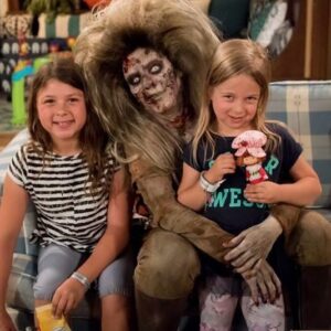 Jodie Sweetin Instagram - Throwback to when I was a zombie for Halloween a few years ago! 🧟‍♀️ What is everyone dressing up as this year? ↓