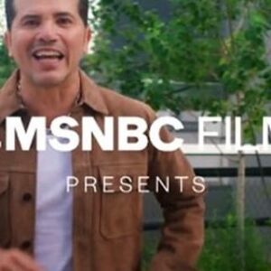 John Leguizamo Instagram - New show alert! “Leguizamo Does America” premieres Sunday, April 16th at 10pm ET on @MSNBC and is streaming on @Peacock Tune in! Directed brilliantly by @bendejesus1 and amazing Showrunner Carolina Saavedra #msnbc #leguizamodoesAmerica