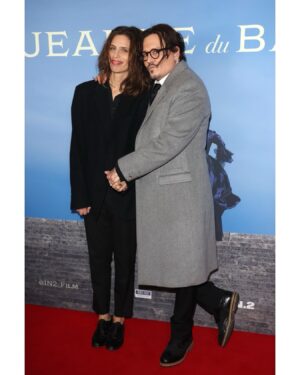 Johnny Depp Instagram - Endlessly grateful to the incomparable Maïwenn for choosing me as her King of France in ‘Jeanne du Barry’. Now playing across the UK & Ireland. JD.X
—
Photo: @gettyneil / @gettyentertainment