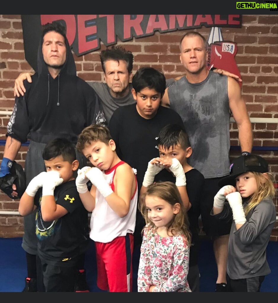Jon Bernthal Instagram - The family that trains together…. @petramaleboxing @therealseancarrigan
