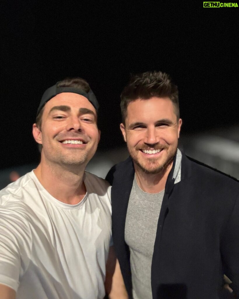 Jonathan Bennett Instagram - On Wednesdays we support our friend @robbieamell on the release of his new @netflix movie Code 8: Part II Rob, you are one of the best humans on the planet and if the movie is anywhere near as good as you are, then it’s already number 1. Watch Robbie & @stephenamell be superstars in Code 8 streaming now.