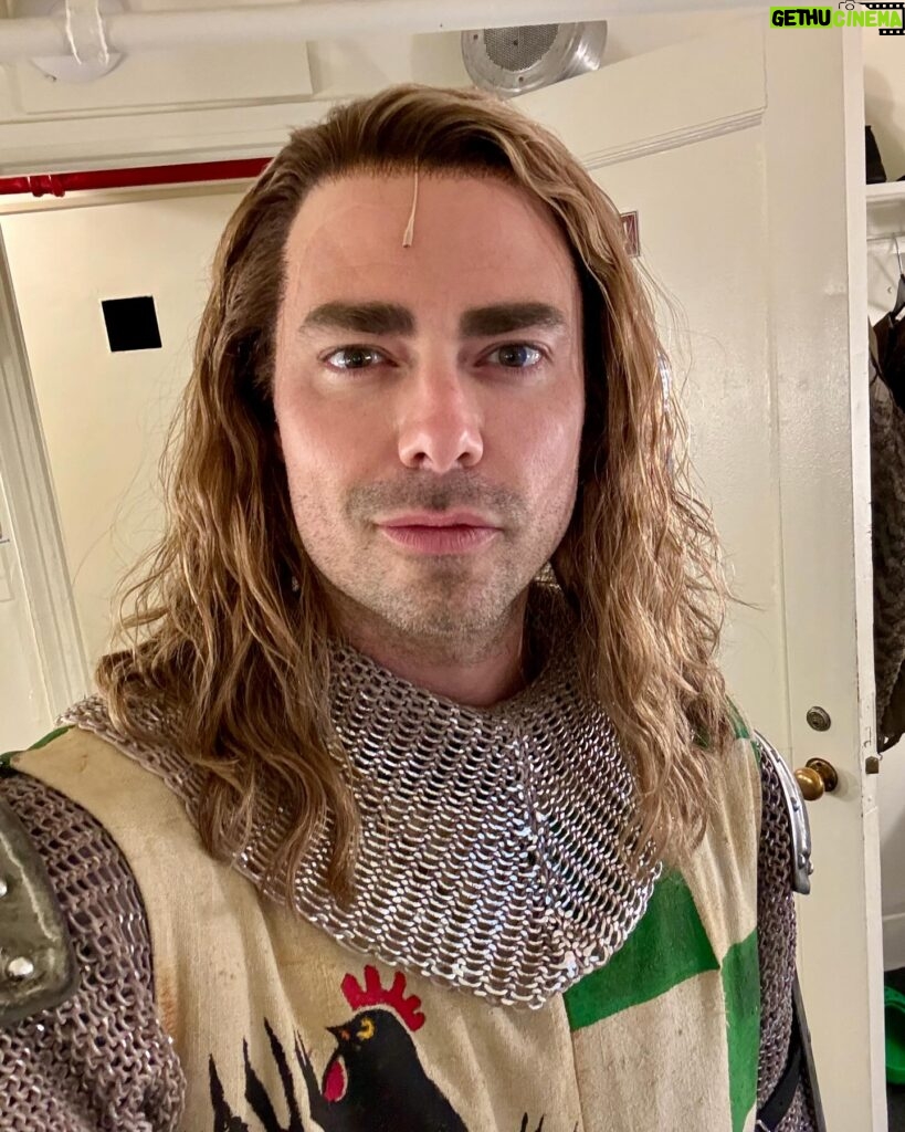 Jonathan Bennett Instagram - Meet Sir Robin. Playing this character, so far has been such a healing journey for my life. Sure he’s the knight that’s afraid to fight, but he’s also the knight who loves music and dancing and most of all MUSICAL THEATER! For the first 15 years or so of my career I had to hide who I was, I had to walk into auditions and on sets and be the “straight hot guy” for the TV show or movie audition. Hide the thing I loved most in the world (musical theater) because if they knew I was listening to Wicked on the drive here, the producers might think I was gay, and then I won’t get the job. 8 nights a week, I stand on a Broadway stage at the St James theater and sing a song at the top of my lungs about how beautiful and magical BROADWAY is. This is so incredibly special and healing for my younger self, I feel like I’ve finally come home. There’s no place like home. Come see @spamalotbway I’m in the show through April 21st!