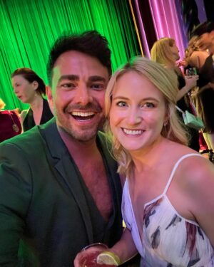 Jonathan Bennett Instagram - Pink goes good with green. Catching Elphaba’s and Galinda’s last night like they were Pokémon, gotta catch em all! Congrats to everyone involved in @wicked_musical 20th Anniversary. You have changed all of us, for good. Last night I was so happy I could melt. Didn’t get to find my girls @ginnaclaire & @jackieburnsnyc cuz it was madness, so obviously using old pics of us, don’t be mad. Love you all, you are the best there is on Broadway! Thanks for letting us celebrate with the entire emerald city last night!

📸 @bruglikas