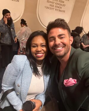 Jonathan Bennett Instagram - Pink goes good with green. Catching Elphaba’s and Galinda’s last night like they were Pokémon, gotta catch em all! Congrats to everyone involved in @wicked_musical 20th Anniversary. You have changed all of us, for good. Last night I was so happy I could melt. Didn’t get to find my girls @ginnaclaire & @jackieburnsnyc cuz it was madness, so obviously using old pics of us, don’t be mad. Love you all, you are the best there is on Broadway! Thanks for letting us celebrate with the entire emerald city last night!

📸 @bruglikas