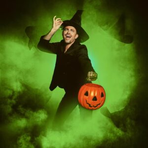 Jonathan Bennett Instagram - Tell me your jumping on a plane to go to the 20th Anniversary @wicked_musical to celebrate all the amazing talent with out telling me… #wicked #broadway 

Also tune in to the Season Finale of #HalloweenWars on @foodnetwork tonight at 9pm

📸 @wesandalex 
Wardrobe @neilcohenstyle 
@edgargtz92 
Makeup @sabrinaozuna @daxelin 
Studio @snapstudiosus @terrellsandefur