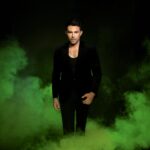 Jonathan Bennett Instagram – Tell me your jumping on a plane to go to the 20th Anniversary @wicked_musical to celebrate all the amazing talent with out telling me… #wicked #broadway 

Also tune in to the Season Finale of #HalloweenWars on @foodnetwork tonight at 9pm

📸 @wesandalex 
Wardrobe @neilcohenstyle 
@edgargtz92 
Makeup @sabrinaozuna @daxelin 
Studio @snapstudiosus @terrellsandefur