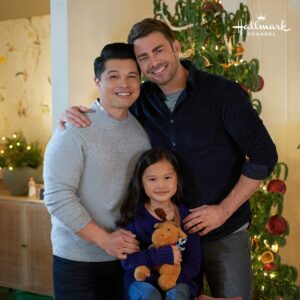 Jonathan Bennett Instagram - “This is the best movie you’ve ever been in.” - @jaymesv TONIGHT ON @hallmarkchannel see if you agree watching Christmas on Cherry Lane at 8pm #countdowntochristmas