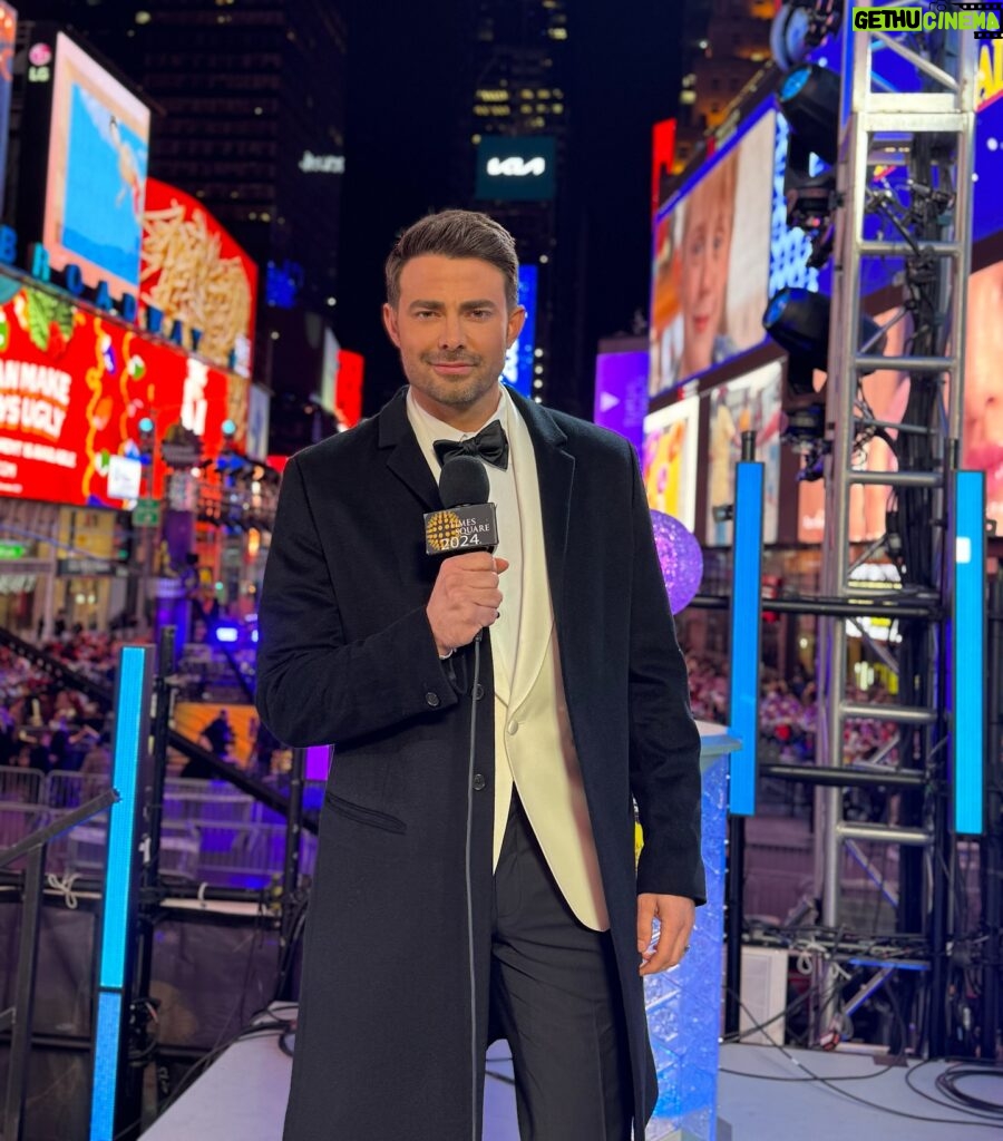 Jonathan Bennett Instagram - We are LIVE from the center of the Universe! Times Square New Years Eve 2024. Watch at tsq.org #balldrop