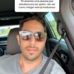 Jonathan Nemer Instagram - Recebi esse pedido de ajuda tão nobre e resolvi ajudar 😂 Deixe sua ajuda nos comentários. Sejam criativos com as ideias kkkkkkkk PRÓXIMOS SHOWS: 28/02 Ubatuba/SP ESGOTADO 29/02 Guarujá/SP ESGOTADO 14/03 Curitiba/PR 15/03 Goiânia/GO 16/03 Brasília/DF ESGOTADO 17/03 Anápolis/GO 19/03 São José dos Campos/SP 20/03 São Paulo/SP 21/03 Rio de Janeiro/RJ 22/03 Duque de Caxias/RJ 16/04 Mogi das Cruzes/SP 17/04 Vitória/ES 20/04 Salvador/BA 23/04 São Luís/MA INGRESSOS: jonathannemer.com.br