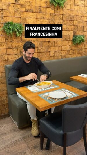 Jonathan Nemer Instagram - Todo mundo me disse: “Você não pode ir embora de Portugal sem comer “Francesinha””. Ok… então tá… obrigado a todos que disseram isso pra mim. Vocês me pagam 😡😂🙈 

PRÓXIMOS SHOWS:
05/05 Dublin/IRLANDA DOMINGOOO
14/05 Ipatinga/MG
15/05 Governador Valadares/MG
16/05 Uberlândia/MG
17/05 Betim/MG
18/05 Belo Horizonte/MG
20/05 Mauá/SP
21/05 Santos/SP
22/05 Barueri/SP

31/05 Montreal/CANADÁ
03/06 Toronto/CANADÁ
05/06 Vancouver/CANADÁ
09/06 Calgary/CANADÁ

12/06 Brasília/DF
13/06 Goiânia/GO
14/06 Jataí/GO
16/06 São José dos Campos/SP
17/06 São José do Rio Preto/SP
18/06 Araçatuba/SP
19/06 Rio de Janeiro/RJ
20/06 Natal/RN
24/06 Londrina/PR
25/06 Maringá/PR
26/06 Ponta Grossa/PR
27/06 Curitiba/PR
28/06 Blumenau/SC
29/06 Itajaí/SC
30/06 São José/SC

01/07 Joinville/SC
02/07 Porto Alegre/RS
03/07 Umuarama/PR
04/07 Cascavel/PR
05/07 Foz do Iguaçu/PR
10/07 Rondonópolis/MT
11/07 Cuiabá/MT
12/07 Porto Velho/RO
13/07 Manaus/AM
INGRESSOS: jonathannemer.com.br