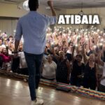 Jonathan Nemer Instagram - Esse show me surpreendeu… o lugar tava quente, suei feito um condenado, não haviam poltronas estofadas… MAS OQ FOI ESSE SHOW? QUE GALERA ANIMADAAAA!!! DALVAAA, ELVIRA E ELCIO… VCS SÃO DEMAIS! Oremos pela Ariadne e pra PF não fechar nenhuma madeireira 😂😂😂 O que vocês mais gostaram? PRÓXIMOS SHOWS: 27/02 Praia Grande/SP ESGOTADO 28/02 Ubatuba/SP ESGOTADO 29/02 Guarujá/SP ESGOTADO 14/03 Curitiba/PR 15/03 Goiânia/GO 16/03 Brasília/DF ESGOTADO 17/03 Anápolis/GO 19/03 São José dos Campos/SP 20/03 São Paulo/SP 21/03 Rio de Janeiro/RJ 22/03 Duque de Caxias/RJ 17/04 Vitória/ES 20/04 Salvador/BA INGRESSOS: jonathannemer.com.br