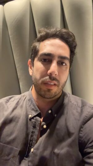 Jonathan Nemer Instagram - Hoje foi um dia que não consegui postar muito sobre minha viagem, pq não consegui curtir muito minha viagem, pensando nos irmãos gaúchos. E meu desabafo é contra os políticos de DIREITA E DE ESQUERDA, DE PT E PL, PSDB E PSB… TODOS! Pq vocês não tomam vergonha na cara e usam esses (pasmem) R$ 4.9 BILHÕES destinado para o FUNDO ELEITORAL para apoiar e reconstruir o RIO GRANDE DO SUL? Vergonha o nosso país! Vergonhaaa!!! E vocês? Acham que é justo TODO ESSE DINHEIRO PARA O FUNDO ELEITORAL? Absurdooo 😡😡😡

PRÓXIMOS SHOWS:
14/05 Ipatinga/MG
15/05 Governador Valadares/MG
16/05 Uberlândia/MG
17/05 Betim/MG ESGOTADO
18/05 Belo Horizonte/MG ESGOTADO
20/05 Mauá/SP
21/05 Santos/SP ESGOTADO
22/05 Barueri/SP

31/05 Montreal/CANADÁ
03/06 Toronto/CANADÁ
05/06 Vancouver/CANADÁ
09/06 Calgary/CANADÁ

12/06 Brasília/DF
13/06 Goiânia/GO
14/06 Jataí/GO
16/06 São José dos Campos/SP
17/06 São José do Rio Preto/SP
18/06 Araçatuba/SP
19/06 Rio de Janeiro/RJ
20/06 Natal/RN
24/06 Londrina/PR
25/06 Maringá/PR
26/06 Ponta Grossa/PR
27/06 Curitiba/PR
28/06 Blumenau/SC
29/06 Itajaí/SC
30/06 São José/SC

01/07 Joinville/SC
02/07 Porto Alegre/RS
03/07 Umuarama/PR
04/07 Cascavel/PR
05/07 Foz do Iguaçu/PR
10/07 Rondonópolis/MT
11/07 Cuiabá/MT
12/07 Porto Velho/RO
13/07 Manaus/AM
INGRESSOS: jonathannemer.com.br