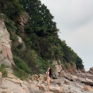 JooE Instagram - 다지난 여름 놀이 🕊️
8월도 안녕히